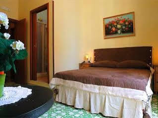 B&B Domus Gemi Naples Exterior photo